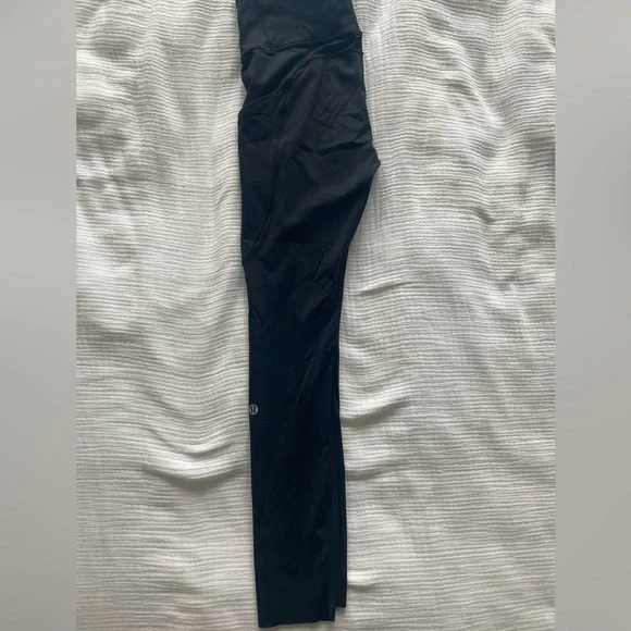 Lululemon fast and free leggings 25” with pockets - Picture 2 of 3